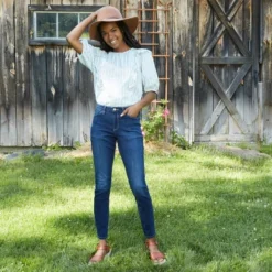 Women's Mid-Rise Skinny Jeans - Universal Thread™ Blue -MR Ave Clothing Shop GUEST 79c5d75d 3685 4725 a3a1 fd8c271fb1a1